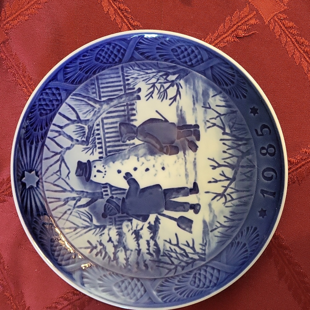 1996 Royal Copenhagen wall plate.